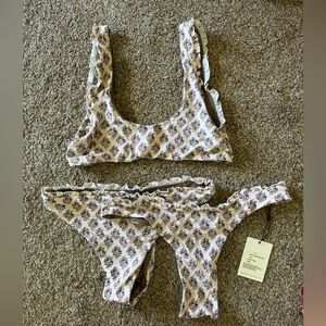 Acacia flora set w/ two bottoms